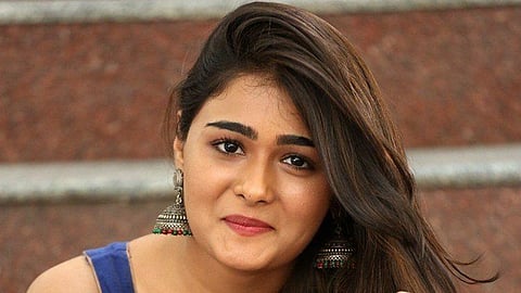 “தனுஷ் படம் பார்த்து 48 மணி நேரம் தூங்கவில்லை” - ஷாலினி பாண்டே