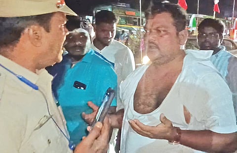 தாக்குதலுக்குள்ளான திமுக நிர்வாகி ரங்கநாதன்.