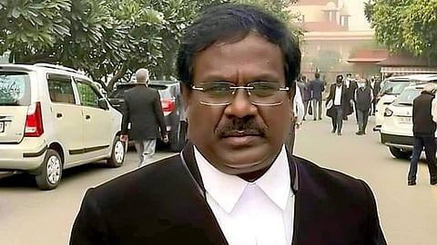 தந்தை - மகன் ஒன்றிணைய சாத்தியக் கூறுகள் குறைவு: பாமக வழக்கறிஞர் பாலு தகவல்