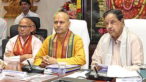 மும்பையில் ரூ.14 கோடியில் ஏழுமலையான் கோயில்: தேவஸ்தான கூட்டத்தில் தீர்மானம்