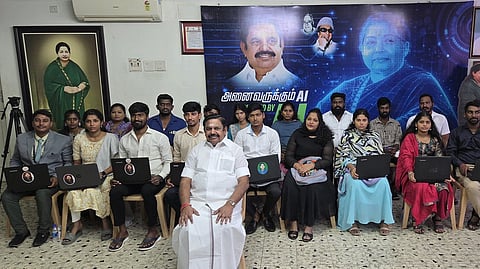 “அதிமுக ஆட்சிக்கு வந்ததும் மாணவர்களுக்கு மீண்டும் லேப்டாப்” - பழனிசாமி உறுதி