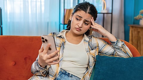 சமூக ஊடகமும் ஒரு சூதாட்டமா? | உள்ளங்கையில் ஒரு சிறை 11