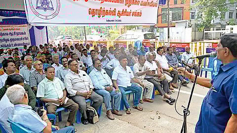 படம்:ம.பிரபு