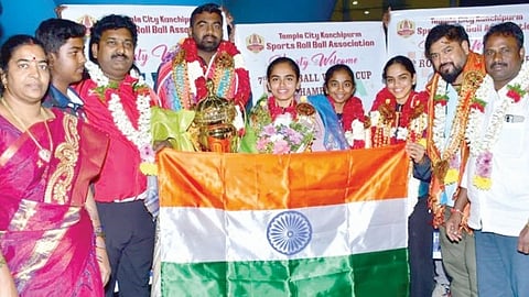 உலக கோப்பையில் தங்கம் வென்ற தமிழக ரோல்பால் வீரர்களுக்கு உற்சாக வரவேற்பு