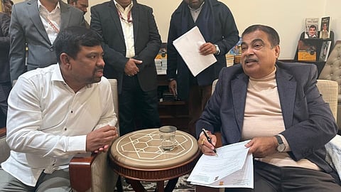 ராமேசுவரம் - அரிச்சல்முனை நான்கு வழி சாலை கோரி மத்திய அமைச்சரிடம் நவாஸ்கனி எம்.பி கடிதம்