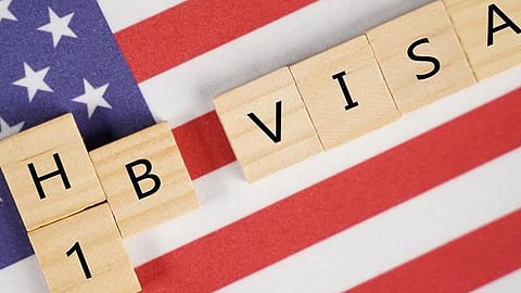 எச்-1பி விசா வழங்க புதிய நடைமுறை அமல்: அமெரிக்காவின் முடிவால் இந்தியர்களுக்கு சிக்கல்