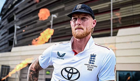 இங்கிலாந்து அணியின் மரியாதையை மீட்டெடுப்பதா, வீரர்களைப் பாதுகாப்பதா? - குழப்பத்தில் ஸ்டோக்ஸ்