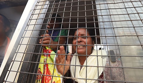 தூய்மைப் பணியாளர்கள் போராட்டத்தின் போது கைது