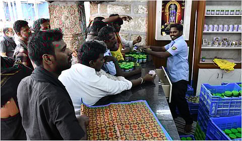 பஞ்சாமிர்தம் விற்பனை