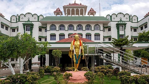 விபத்து நடந்த உடனேயே ஓட்டுநர் உரிமங்களை பறிமுதல் செய்ய கூடாது: உயர் நீதிமன்றம் உத்தரவு