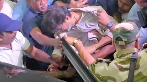 தடுமாறி விழுந்த விஜய் - சென்னை விமான நிலையத்தில் நடந்தது என்ன?