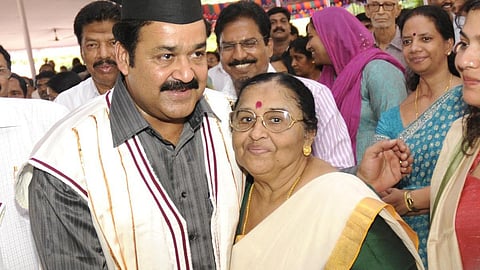 மலையாள நடிகர் மோகன்லால் தாயார் காலமானார்