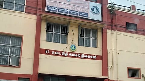 கோவையில் தாக்கப்பட்ட மேற்கு வங்க தொழிலாளி உயிரிழப்பு - 2 பேர் கைது