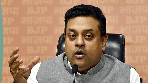 அமித் ஷாவை மிரட்டும் மம்தா: பாஜக மூத்த தலைவர் புகார்