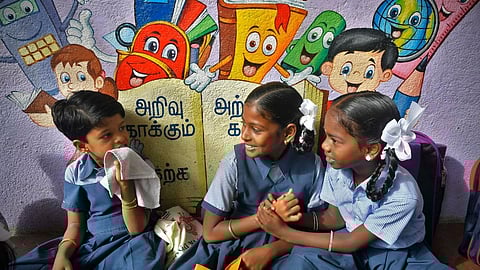 அரையாண்டு விடுமுறை முடிந்து ஜன.5-ல் திறப்பு: பள்ளி வளாகங்களில் முன்னேற்பாடுகள் தீவிரம்