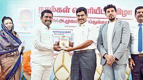 ‘புத்தகங்கள் அடுக்கி வைக்க அல்ல; படிக்க வைக்க’ - வெ.இறையன்பு அறிவுறுத்தல்