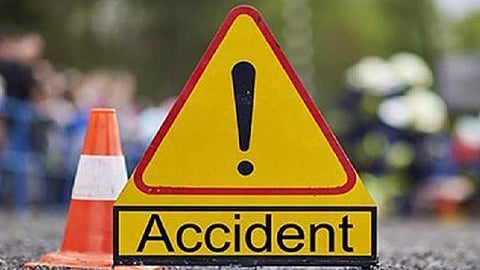 சென்னையில் இருசக்கர வாகனம் மீது லாரி மோதி சிறுமி உயிரிழப்பு