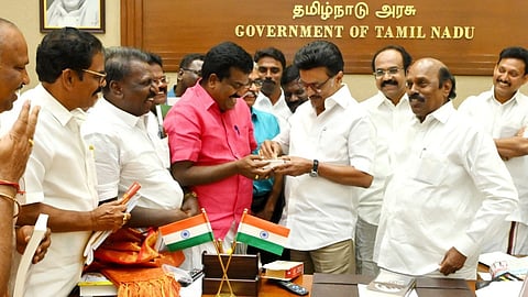 புதிய ஓய்வூதிய திட்டத்துக்கு அரசு ஊழியர் - ஆசிரியர் சங்கங்கள் வரவேற்பு