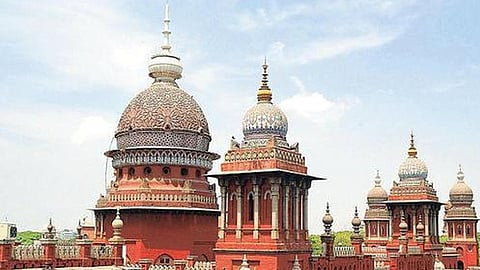 ‘தவறான எண்ண ஓட்டங்களுக்கு அடிபணிய கூடாது’ - அதிகாரிகளுக்கு நீதிபதி அறிவுறுத்தல்