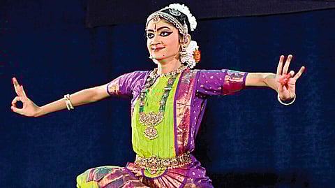 ஷண்முகப்ரியா வர்ணத்தில் பிரகாசித்த திருஷ்யா