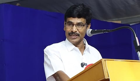 தன்னையே வாசிப்பதே வளர்ச்சியின் அடிப்படை: முன்னாள் தலைமை செயலர் இறையன்பு கருத்து