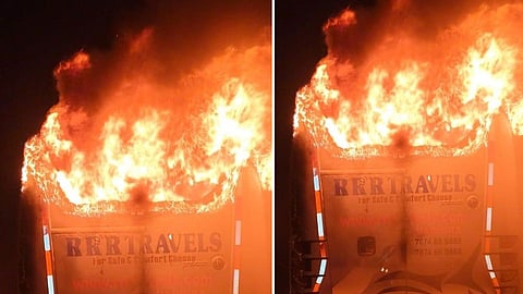 ஆந்திராவில் தனியார் சொகுசு பேருந்தில் தீ விபத்து