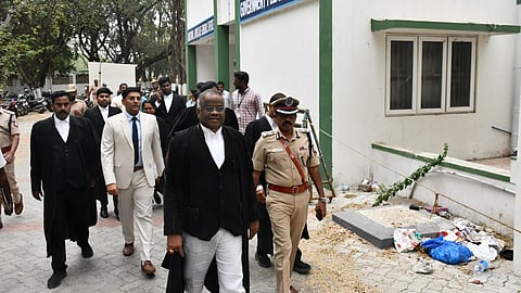 திருப்பரங்குன்றம் அவமதிப்பு வழக்கு: அதிகாரிகளுக்கு உயர் நீதிமன்றம் எச்சரிக்கை