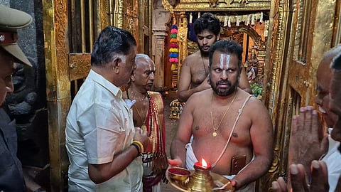 ஸ்ரீவில்லிபுத்தூர் ஆண்டாள் கோயிலில் ஓ.பன்னீர்செல்வம் சுவாமி தரிசனம்