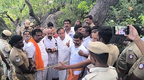 திருப்பரங்குன்றம் மலைக்குச் சென்ற ஹெச்.ராஜா உட்பட 12 பேர் கைது