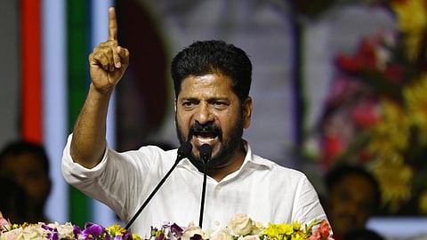 பெற்றோரை கைவிடும் அரசு ஊழியர்களுக்கு 15 சதவீதம் வரை ஊதியம் குறைக்கப்படும்: தெலங்கானா மாநில முதல்வர் எச்சரிக்கை