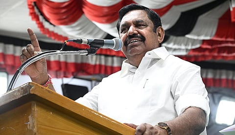 வீட்டு சிறையில் வைக்கப்பட்டுள்ள ஆசிரியர் சங்க நிர்வாகிகளை விடுவிக்க பழனிசாமி வலியுறுத்தல்