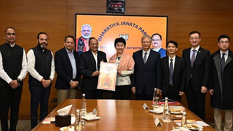 ஆர்எஸ்எஸ் பொதுச் செயலருடன் சீன கம்யூ. பிரதிநிதிகள் சந்திப்பு