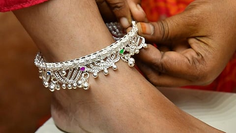 வெள்ளி விலை உயர்வு