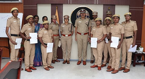 ஊர்க்காவல் படையில் முதல் முறையாக திருநங்கைகள், திருநம்பிகள் சேர்ப்பு - கோவையில் நெகிழ்ச்சி