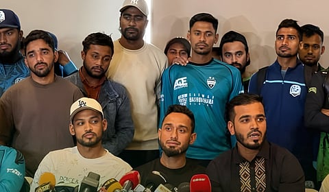 தரக்குறைவாக விமர்சித்த அணியின் இயக்குநருக்கு எதிராக வங்கதேச வீரர்கள் போர்க்கொடி