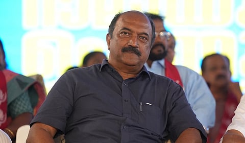 கேரளாவில் வீட்டுக்கு அருகே பணி மையம் ஏற்படுத்த திட்டம்