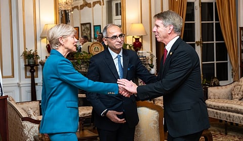 அமெரிக்க எம்.பி.க்களுடன் இந்திய தூதர் சந்திப்பு - இரு தரப்பு உறவை வலுப்படுத்த ஆதரவு