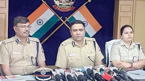 மதுரையில் செய்தியாளர்களுக்கு நேற்று பேட்டியளித்த தென் மண்டல ஐ.ஜி. விஜயேந்திர பிதாரி.