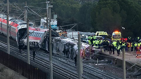 ஸ்பெயினில் அதிவேக ரயில் தடம்புரண்டு 39 பேர் உயிரிழப்பு