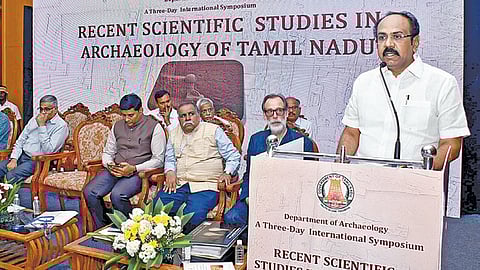 மதுரையில் நடந்த தொல்லியல் துறை கருத்தரங்கில் பேசிய அமைச்சர் தங்கம் தென்னரசு. படம்: எஸ்.கிருஷ்ணமூர்த்தி