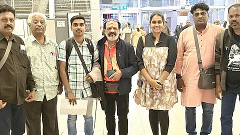 தமிழக அரசு சார்பில், மொரீஷியஸ் நாட்டு அரசு வேண்டுகோளின்படி, அங்குள்ள முருகன் கோயில்களில் தைப்பூச விழாவின்போது பக்திப் பாடல்களைப் பாட அந்நாட்டுக்கு 7 பேர் கொண்ட குழு அனுப்பப்பட்டது.