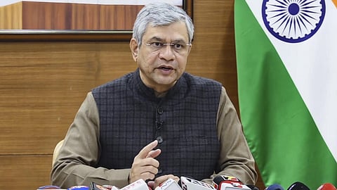 மேற்கு வங்கத்தின் சிலிகுரி பகுதியில் பூமிக்கடியில் ரயில் பாதை: அஸ்வினி வைஷ்ணவ் தகவல்