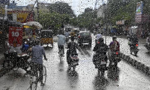 தென் தமிழகம், டெல்டா மாவட்டங்களில் இன்று லேசாக மழை பெய்ய வாய்ப்பு