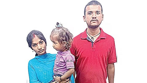 கொலை செய்யப்பட்ட கவுரவ் குமார், முனிதா குமாரி, குழந்தை பிர்மானி குமார்