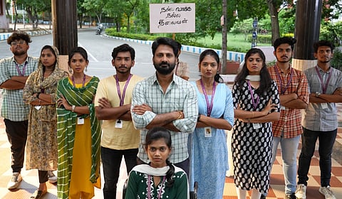 ரெட் லேபிள்: திரைப் பார்வை - நிகழ்காலத்தைத் துரத்தும் கடந்த காலம்!