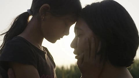 Dear Men: இருண்ட உலகமும், சயானி போன்ற மீட்பர்களும்! - திரை தேவதைகள் 04