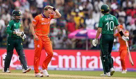 T20 WC 2026 அலசல்: ஒரு மோசமான ஓவர்... ஒரு ட்ராப் கேட்ச்... வெற்றியை கோட்டை விட்ட நெதர்லாந்து!