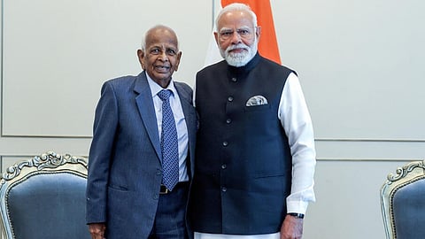 நேதாஜியின் ஐஎன்ஏ வீரர் ஜெயராஜை சந்தித்த பிரதமர் மோடி!