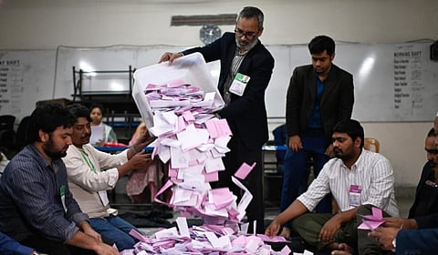 வங்கதேச நாடாளுமன்ற தேர்தலில் 55% வாக்குப் பதிவு - இன்று இறுதி முடிவுகள் தெரியவரும்