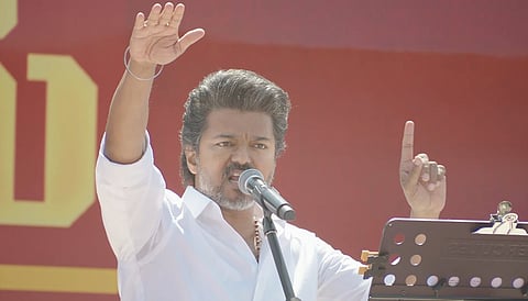 “வாக்குக்கு பணம்... அதை வாங்கிக் கொண்டு அவர்களின் காதில் விசில் ஊதுங்கள்!” - விஜய் பேச்சு